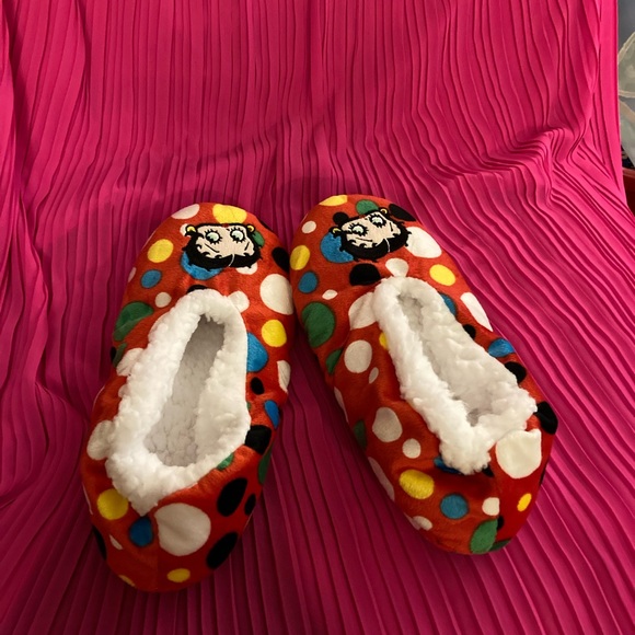 NWOT Betty Boop Slippers! Size medium. - Picture 3 of 4